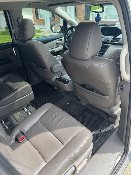 After: Seats · Full detail · Honda Odyssey · Morrisville · Aug 16
